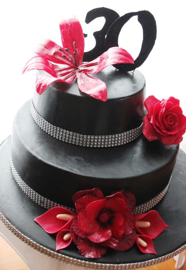 Geburtstagstorte, Motivtorte, Torte zum Geburtstag, 30 Geburtstag, Blumen, Torte schwarz
