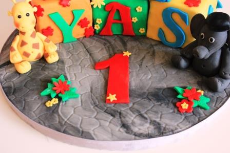 Torte, Motivtorte, Kindergeburtstag, Kindergeburtstag Torte, Würfel Torte, Giraffe, Elefant, 1. Geburtstag, erster Geburtstag