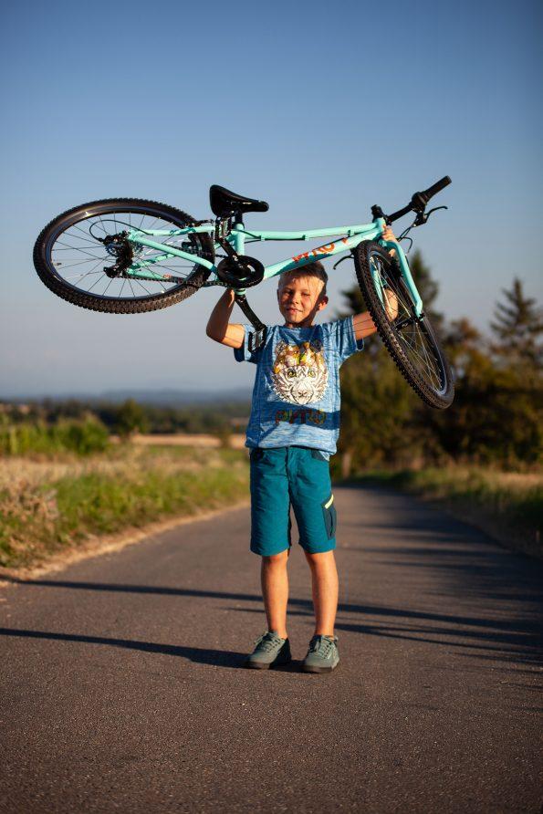 Kinderfahrrad_Freude schenken mit Pyro Bikes_unsere Suche nach einem neuen Kinderfahrrad_Tipps für den Umstieg auf ein größeres Fahrrad