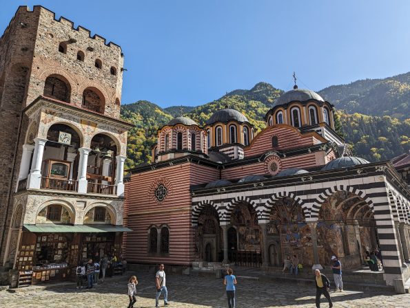 Entdecke Sofia in Bulgarien mit Blind Booking von Blookery Rila Kloster