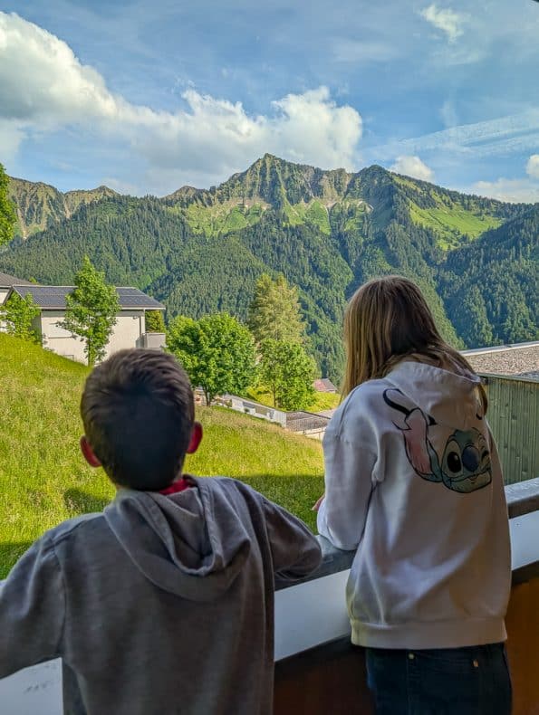 Jufa Hotel Laterns Familienurlaub in Laterns Vorarlberg _Familienhotel in Österreich_Reisen mit Kindern