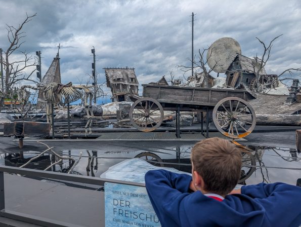 Bregenz mit Kindern erleben - Tipps und Ausflüge rund um das Jufa Hotel am Bodensee - Bregenzer Festspiele - Bühne Bregenzer Festspiele - Der Freischütz Bühne - Bregenz Der Freischütz