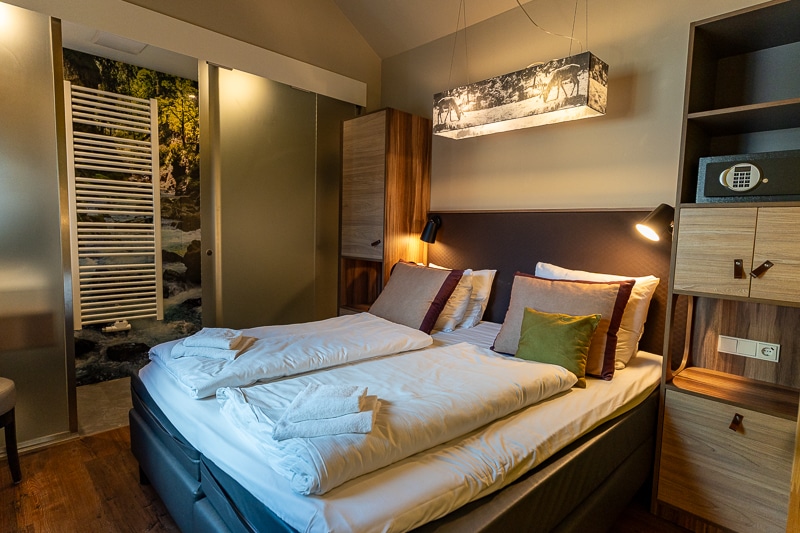 Center Parcs Allgäu mit Kindern, unser Erfahrungsbericht für Familien - VIP Wellness Haus Schlafzimmer 2