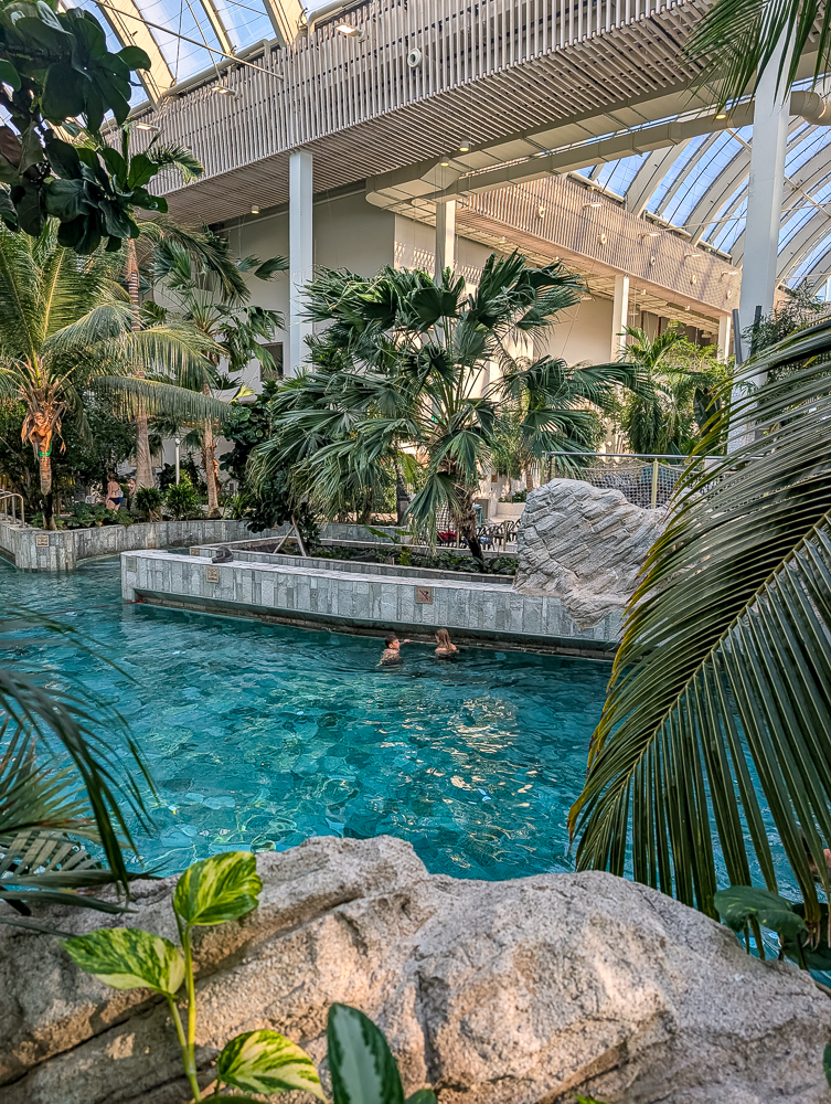 Center Parcs Allgäu mit Kindern, unser Erfahrungsbericht für Familien - Aqua Mundo Center Parcs Allgäu Wellenbad