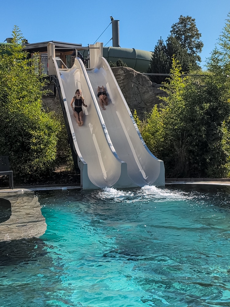 Center Parcs Allgäu mit Kindern, unser Erfahrungsbericht für Familien - Aqua Mundo Center Parcs Allgäu Außenrutsche