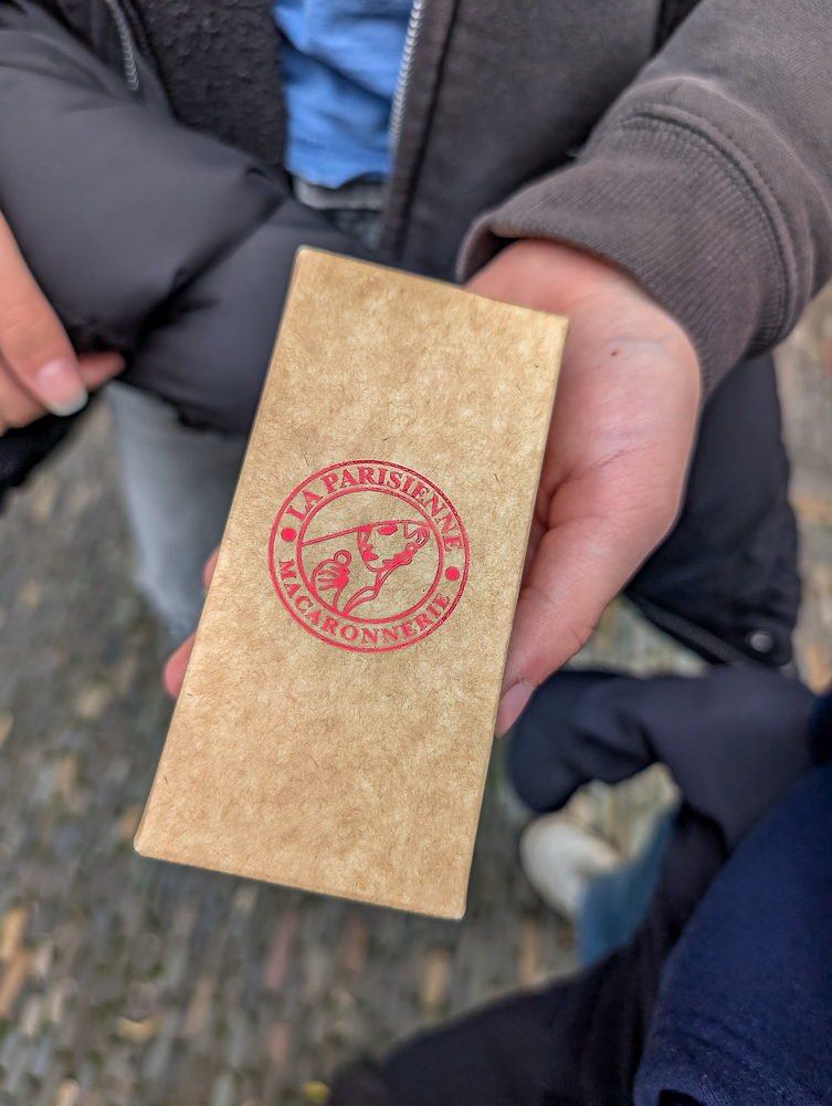 Mit Kindern in Freiburg Warum die Jugendherberge der perfekte Ausgangspunkt für Familien ist, Freiburg Altstadt, Macaronnerie La Parisienne