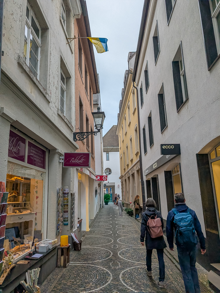 Mit Kindern in Freiburg Warum die Jugendherberge der perfekte Ausgangspunkt für Familien ist, Freiburg Altstadt