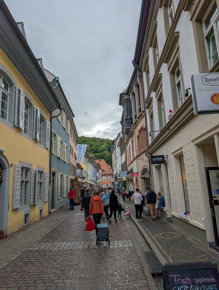 Mit Kindern in Freiburg Warum die Jugendherberge der perfekte Ausgangspunkt für Familien ist, Freiburg Altstadt