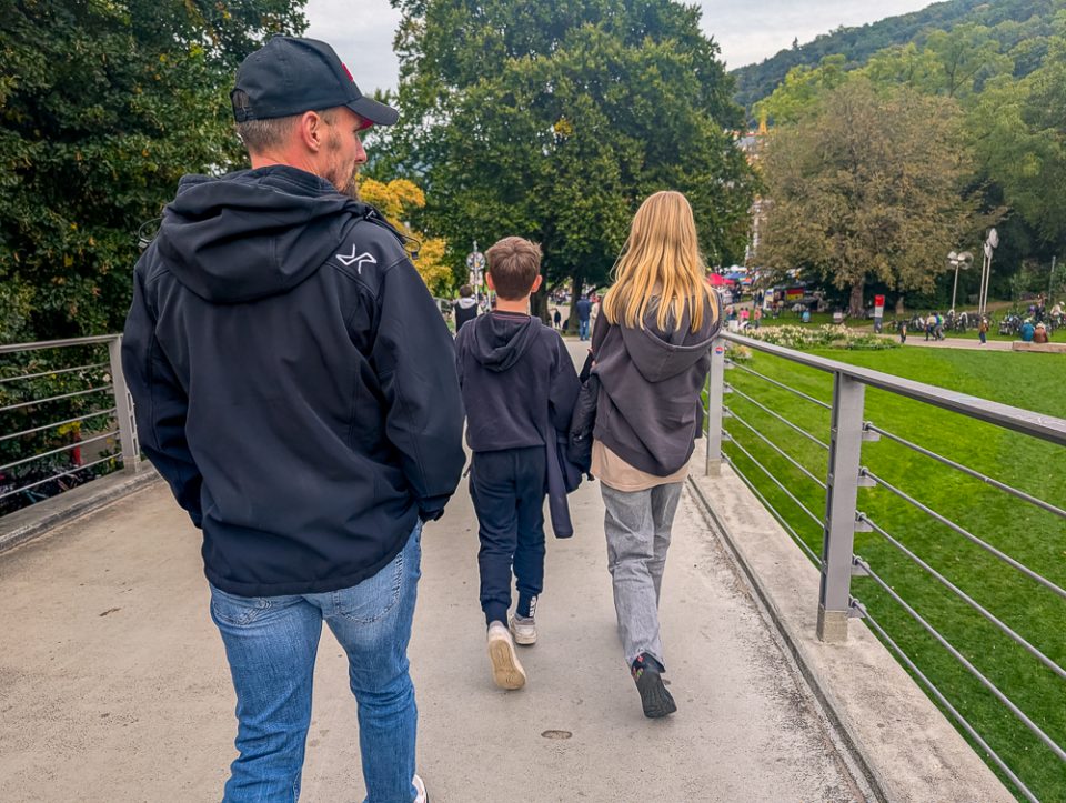 Mit Kindern in Freiburg Warum die Jugendherberge der perfekte Ausgangspunkt für Familien ist, Schlossberg Freiburg