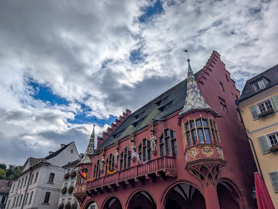 Mit Kindern in Freiburg Warum die Jugendherberge der perfekte Ausgangspunkt für Familien ist, Freiburg Altstadt