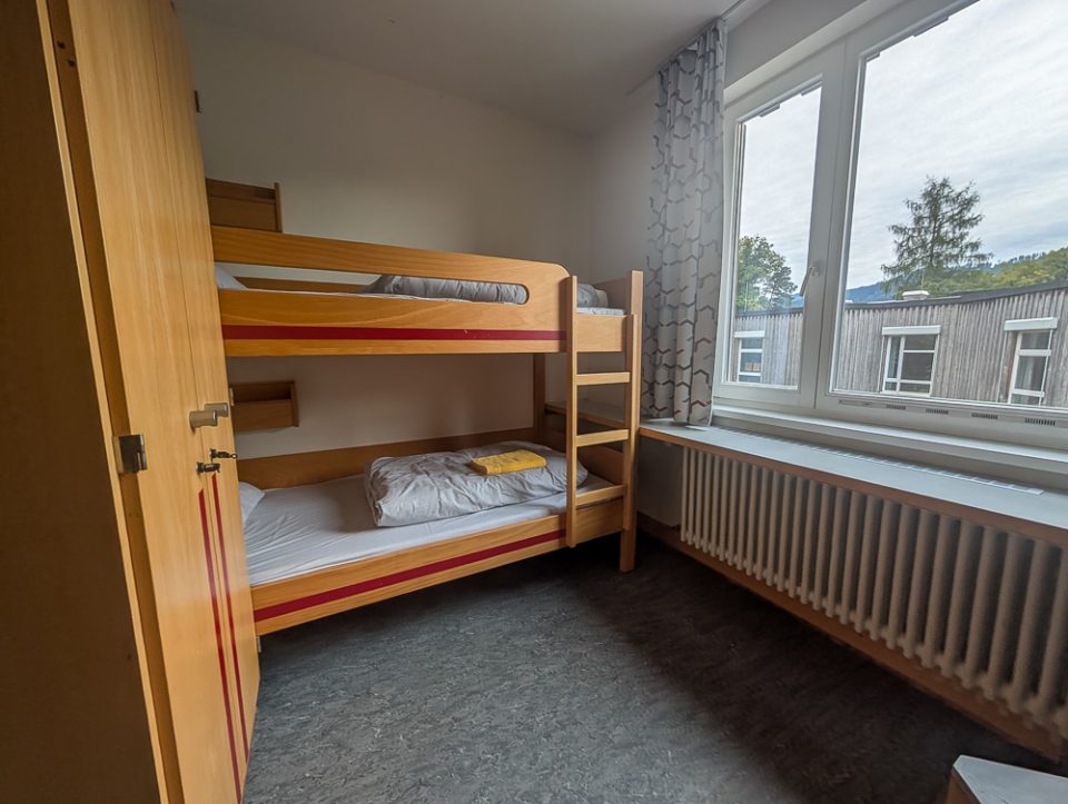 Mit Kindern in Freiburg Warum die Jugendherberge der perfekte Ausgangspunkt für Familien ist, 4-Bett-Zimmer in der Jugendherberge Freiburg