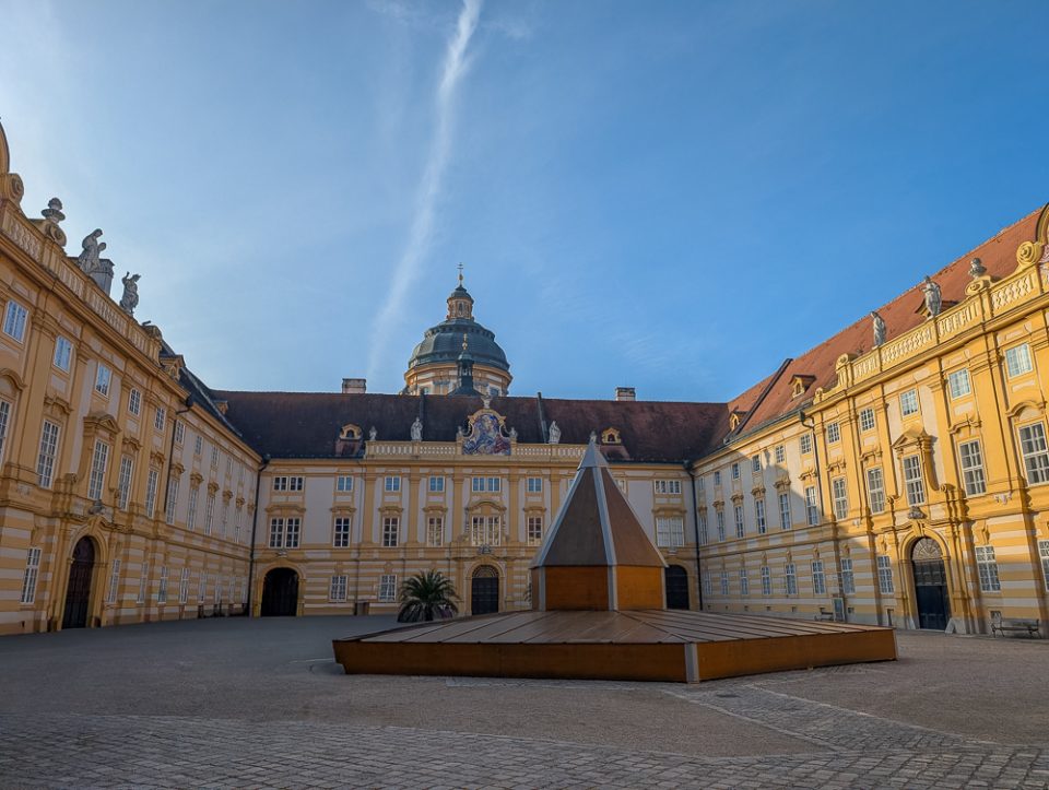 Innenräume des Stifts Melk mit barocker Architektur