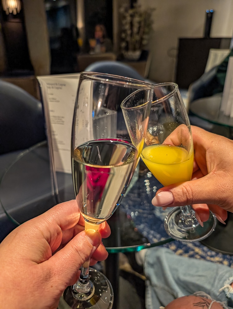 Innenbereich der Nicko VISION - Begrüßungsgetränke