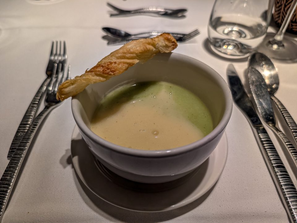 Suppe, Mehrgängiges Menü beim Gala-Abend an Bord der Nicko VISION