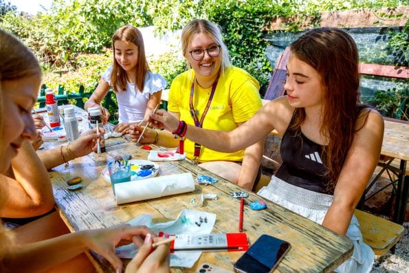 Sind unsere Kinder bereit für ihre erste Jugendreise? Ab welchem Alter sind Jugendreisen sinnvoll? Unsere Kinder (12 & 13) reisen erstmals alleine. Wie wir entschieden haben und warum wir GO Jugendreisen gewählt haben.