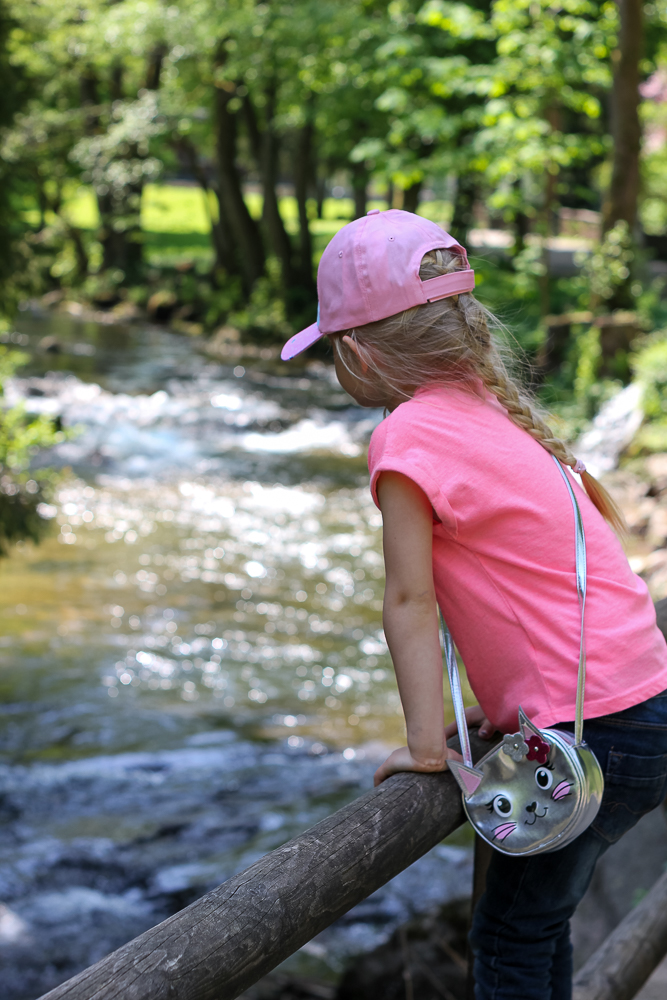 Kind im Kurpark Bad Wildbad