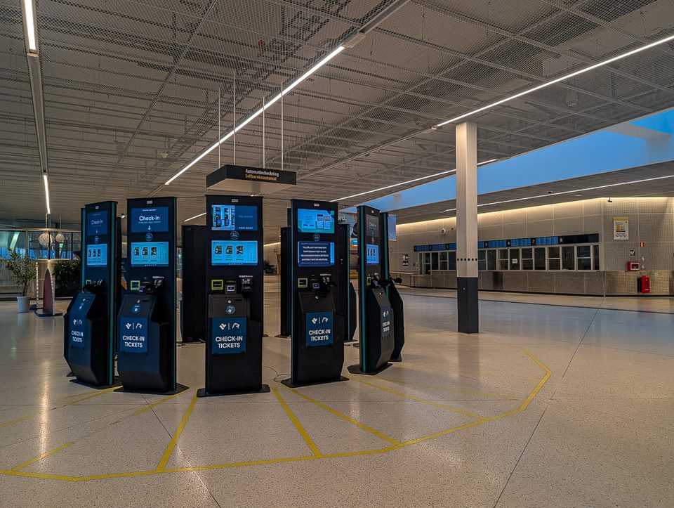 Tallink Line Self Service Terminals am Hafen von Stockholm