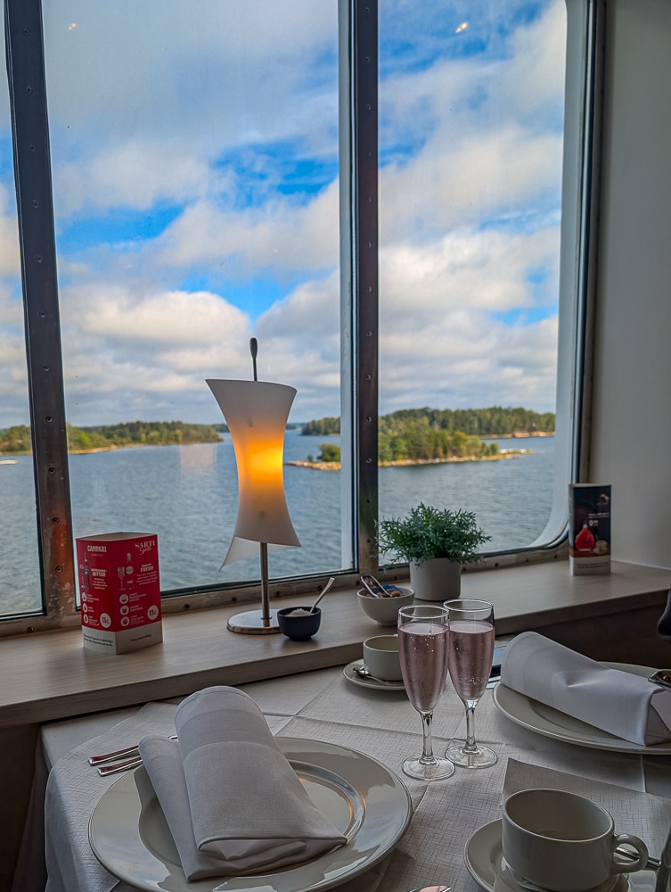 Happy-Lobster-Brunch auf der Baltic Princess mit Aussicht