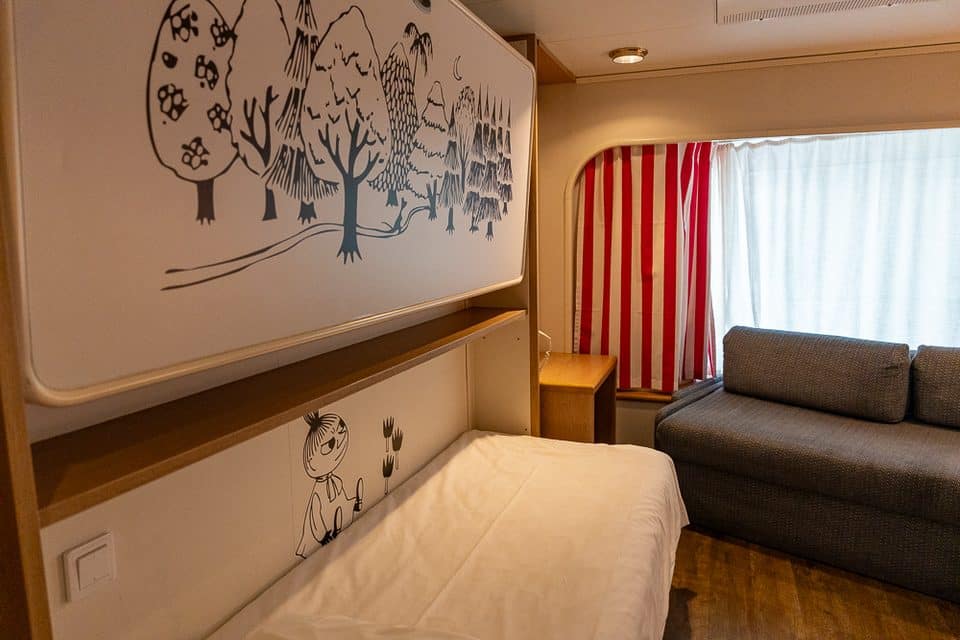 Familienkabine Moomin Family Promenade View auf der Silja Symphony von Tallink Silja