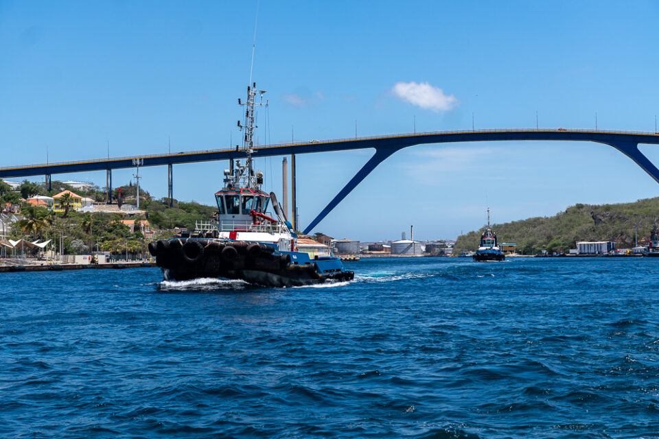 Königin-Juliana-Brücke in Willemstad auf Curaçao