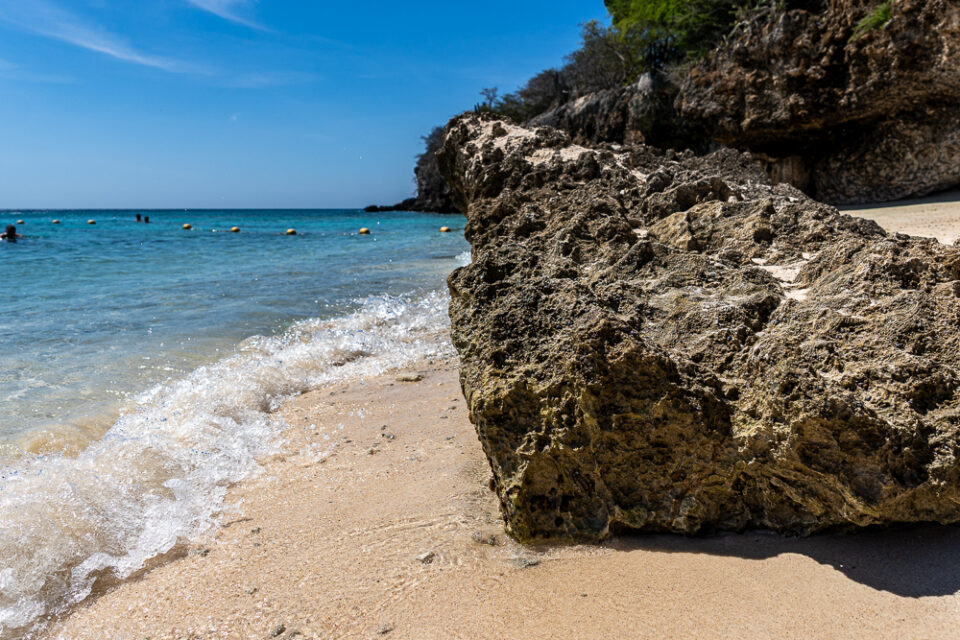 Sandstrand an der Playa Kalki auf Curacao